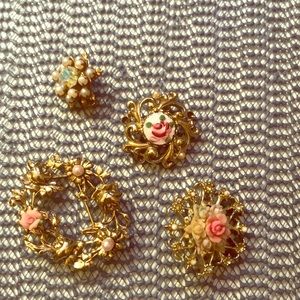 Gorgeous brooch set